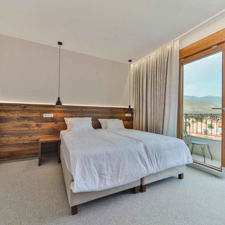 Hotel Vladimir - One-Bedroom Suite - 5