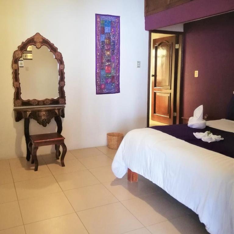 Ganesha Hotel - Double Room with Private Bathroom - 5