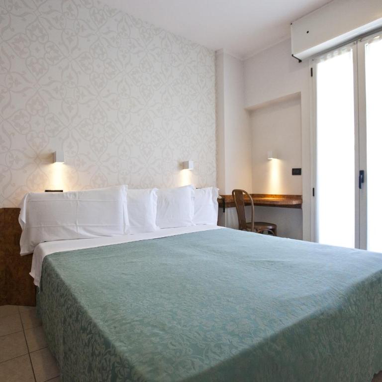 Hotel Aurora - Camera Matrimoniale/Doppia con Letti Singoli nella Dependance - 1