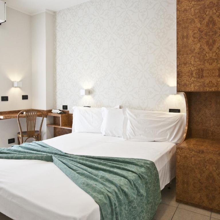 Hotel Aurora - Camera Matrimoniale/Doppia con Letti Singoli nella Dependance - 3