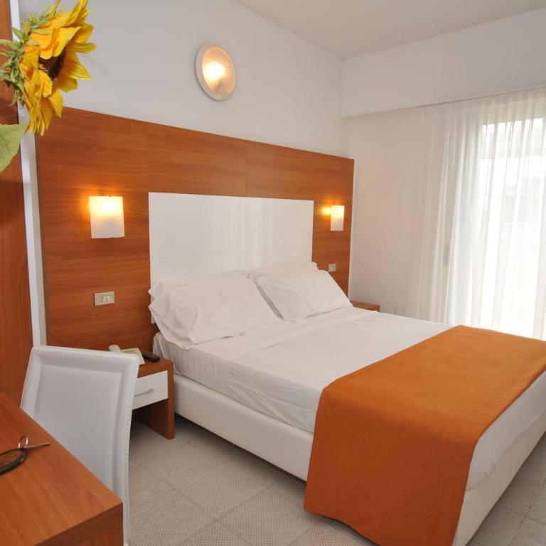 Hotel Adriatic&Beauty - Camera Matrimoniale con Balcone - 4