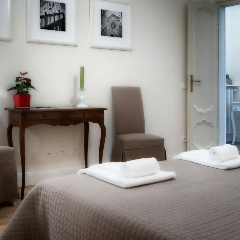 Palazzo Cerù Bed and Breakfast - Camera Matrimoniale con Bagno Privato Esterno - 8