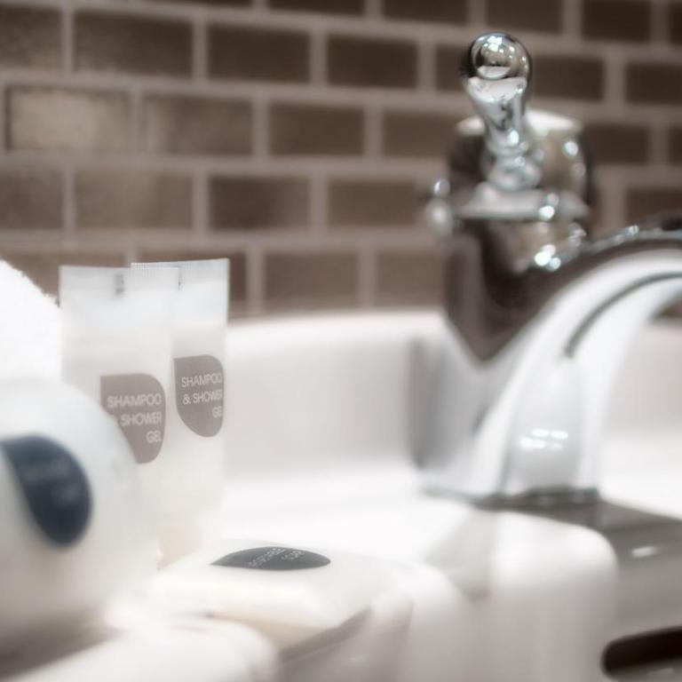 Palazzo Cerù Bed and Breakfast - Camera Matrimoniale con Bagno Privato - 9