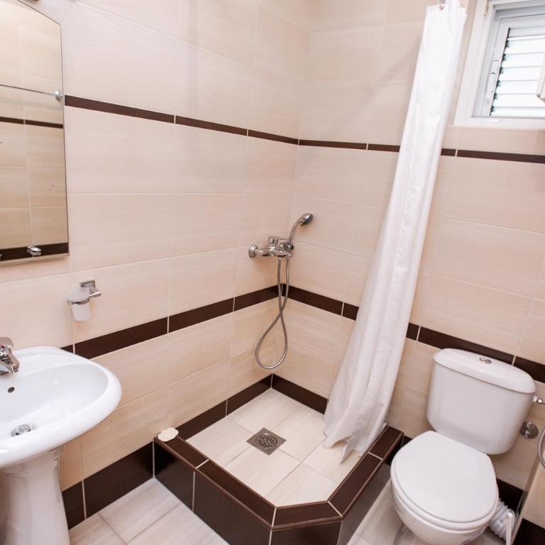 Apartments Đurović - One-Bedroom Apartment with Terrace - 6