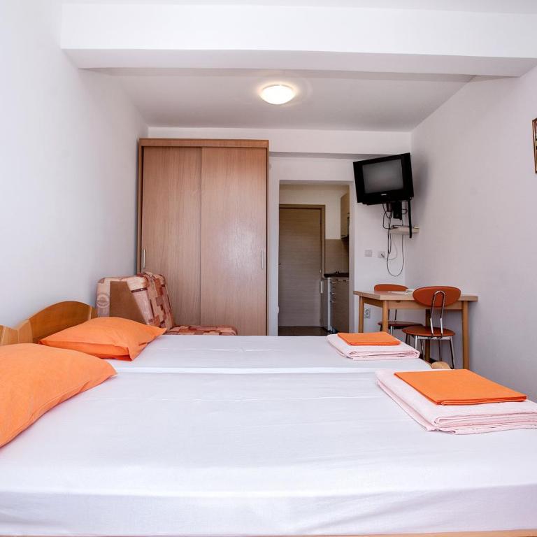 Apartments Đurović - Studio with Terrace and Sea View - 6