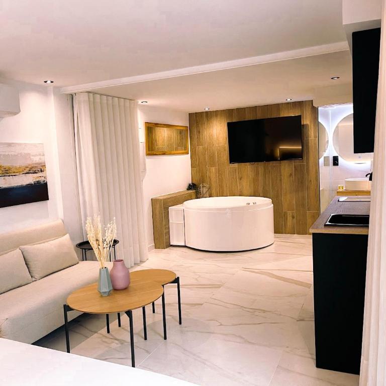 Apartamentos Turísticos Córdoba Boutique Con jacuzzi - Deluxe Apartment - 1