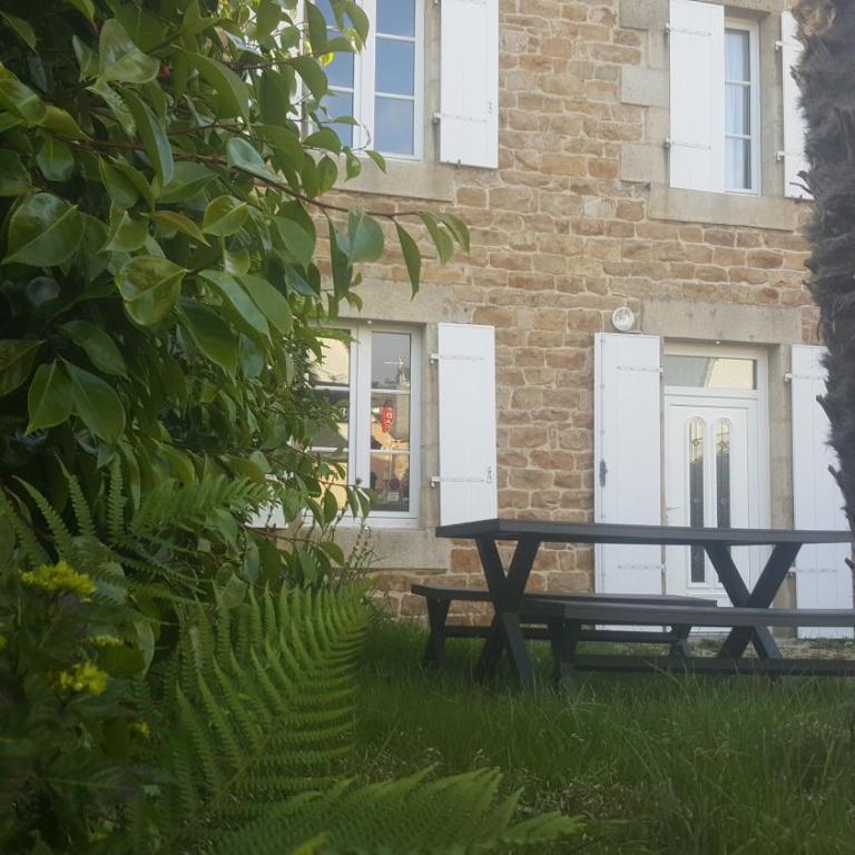 L'annexe de l'Hôtel de l'Europe - Family Room with Garden View - 13