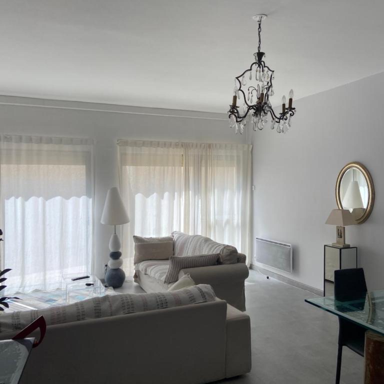 AU COEUR DES LICES *** CENTRE HISTORIQUE AVIGNON - Apartamento de 3 dormitorios - 46
