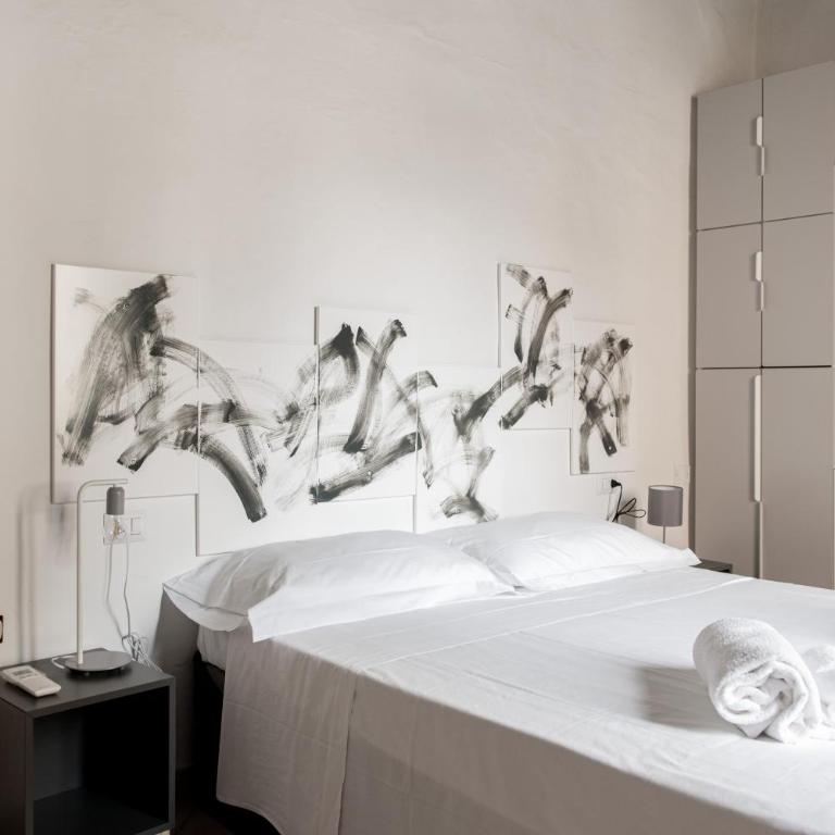 2 apartments next to a market and Piazza Santa Croce - HomeUnity - Two-Bedroom Apartment - 14