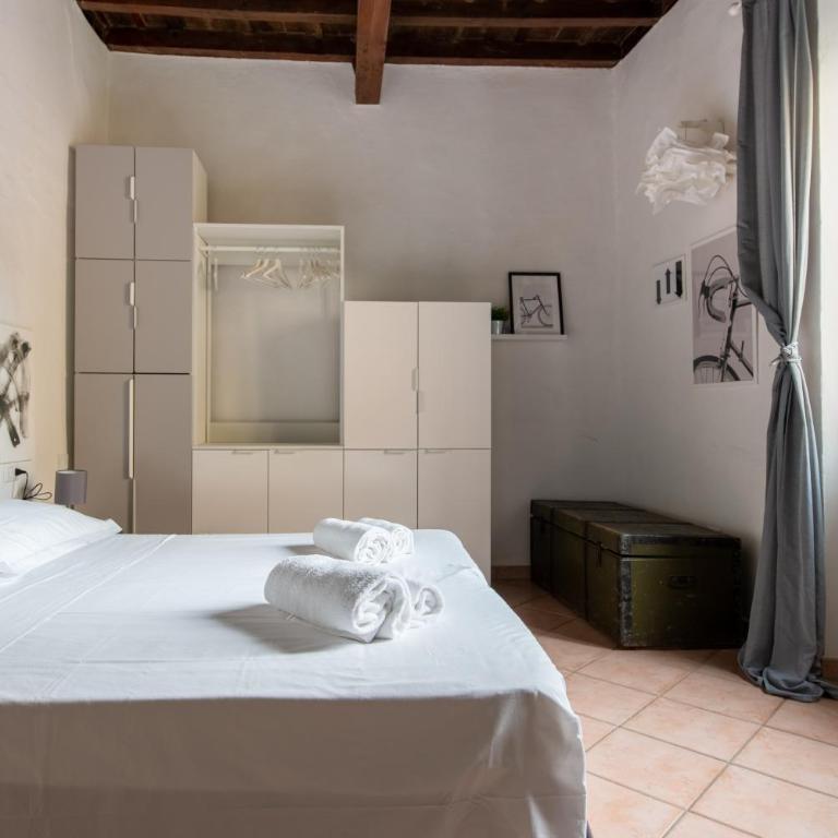 2 apartments next to a market and Piazza Santa Croce - HomeUnity - Two-Bedroom Apartment - 16