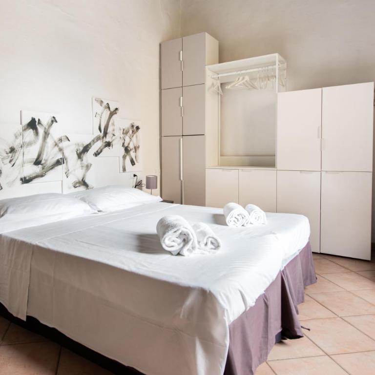 2 apartments next to a market and Piazza Santa Croce - HomeUnity - Two-Bedroom Apartment - 18
