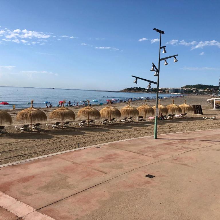 PINEDA BEACH 1a línea de mar & parking - Apartment with Sea View - 2