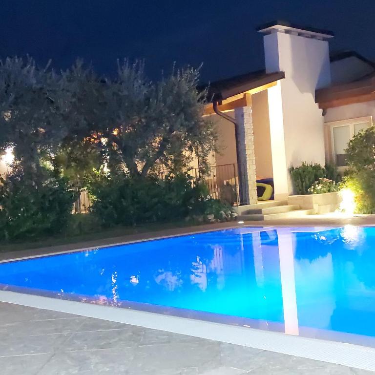 Casa Pergola 1 - Grande Appartamento per 6 ospiti - fronte piscina, parking - Three-Bedroom Apartment - 41
