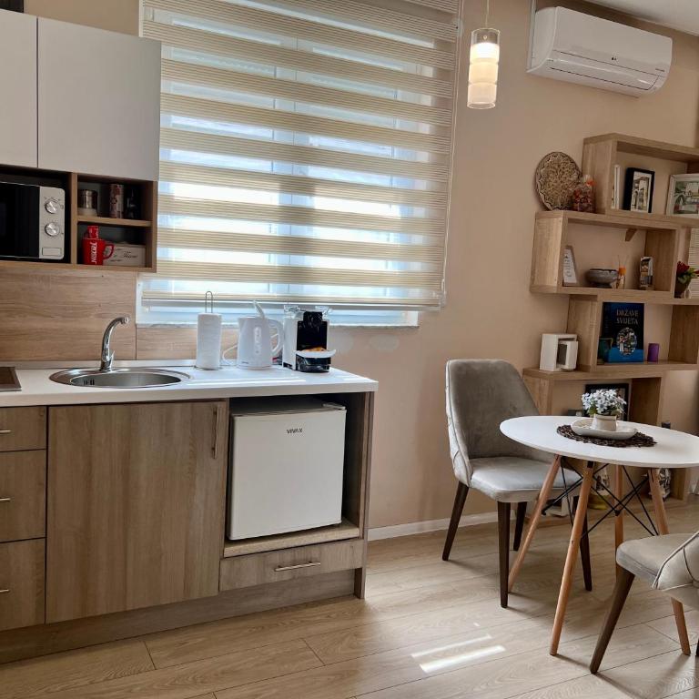 Apartments Solis - Studio Apartment with Queen Bed - 13