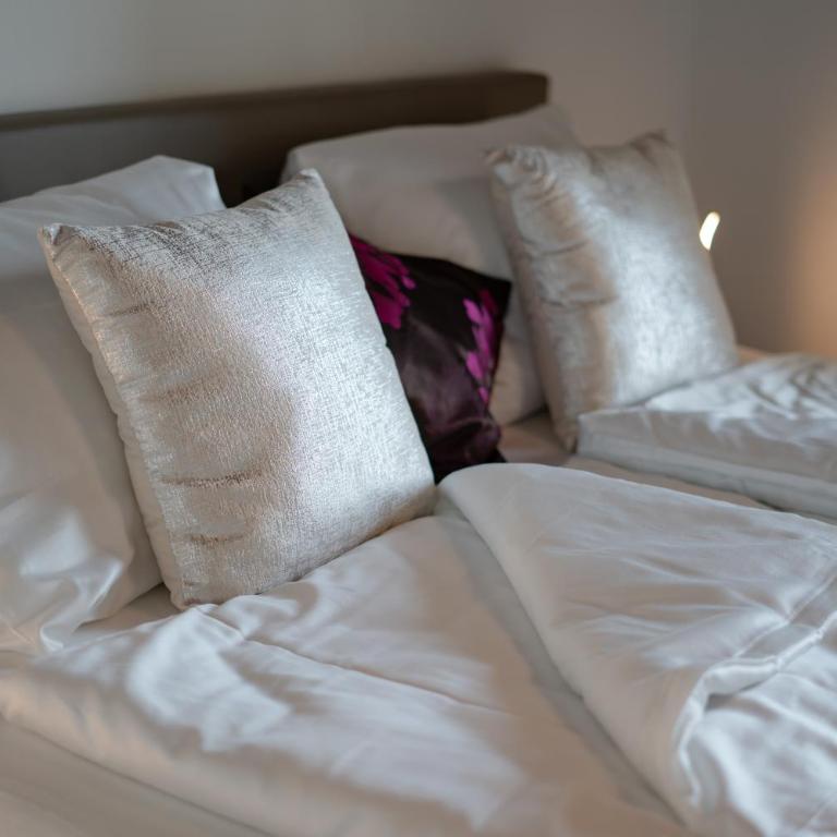 Rooms21 - Doppelzimmer mit Balkon - 3