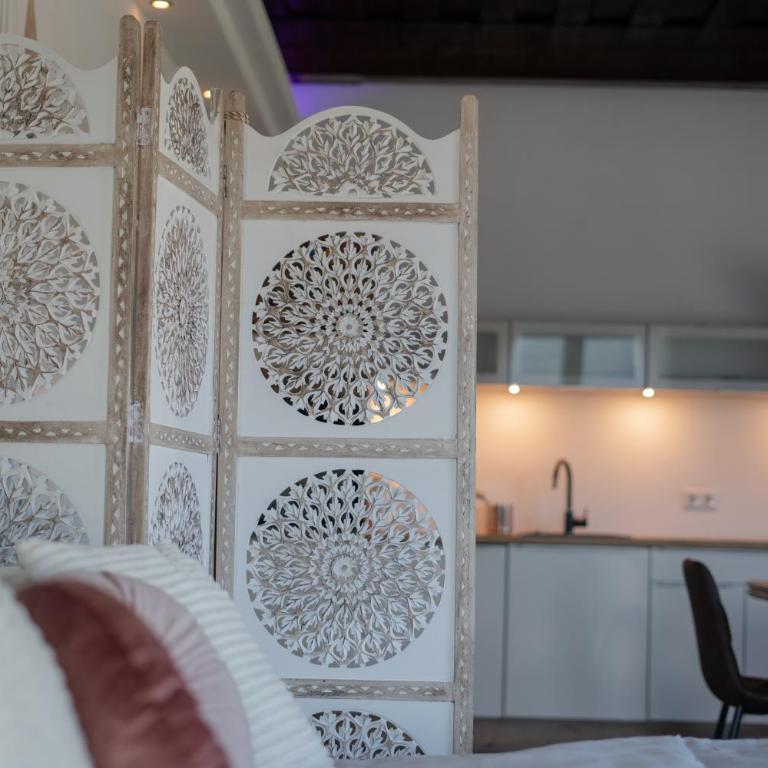 Rooms21 - Apartment mit Balkon - 16