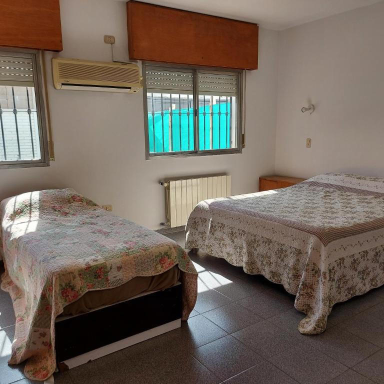 Casa hermosa cómoda en barrio tranquilo - Two-Bedroom House - 5