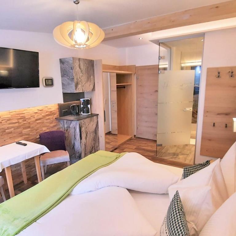 Heimat Apartments - Zillertal - Double Room with Private Bathroom - 5