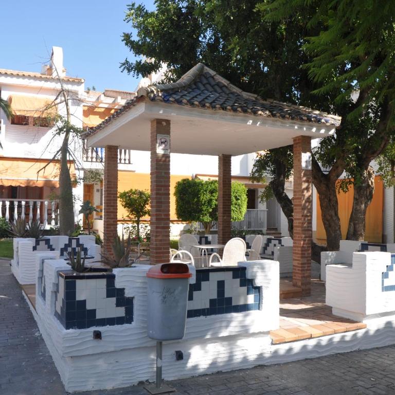 Costahispania 308 - Three-Bedroom Bungalow - 34