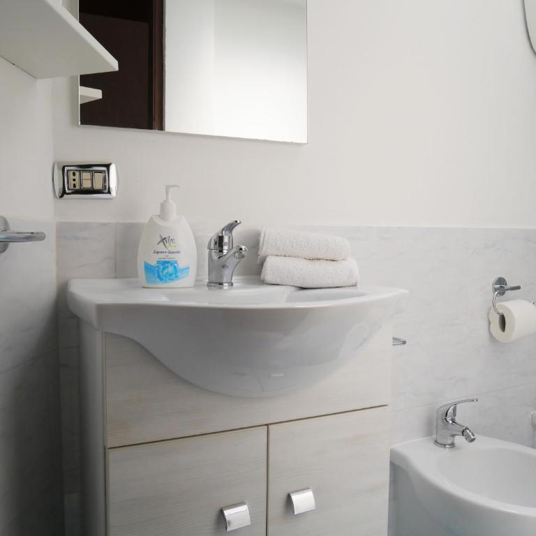 Olindo Apartment e Cristina Apartments - One-Bedroom Apartment - 9