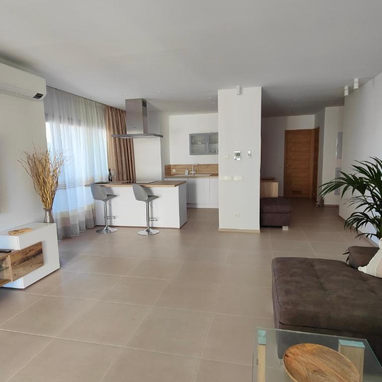 Garden Suites luxury apartment - Two-Bedroom Apartment - 11