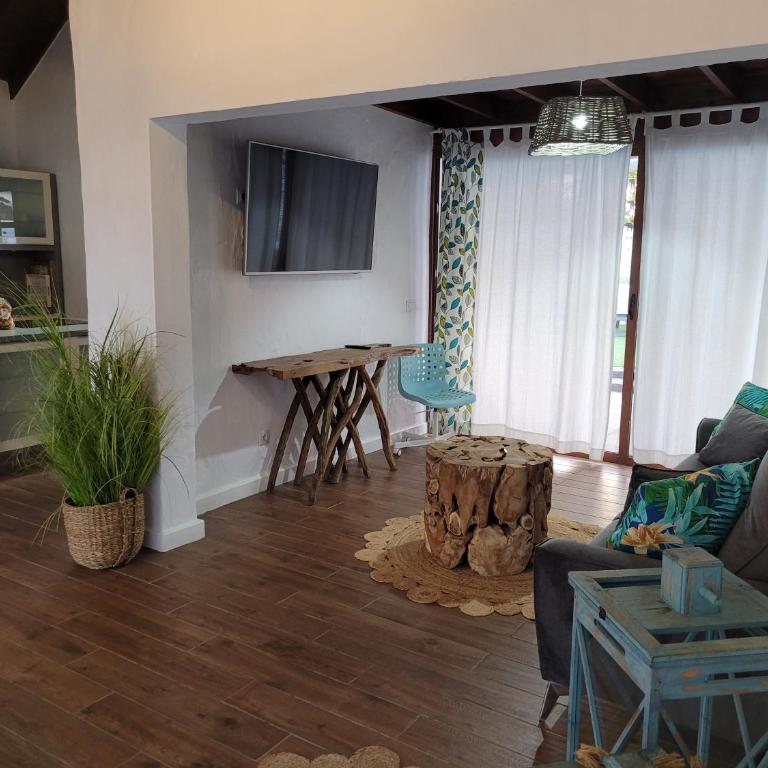 Villa La Charlatana - Two-Bedroom Villa - 46