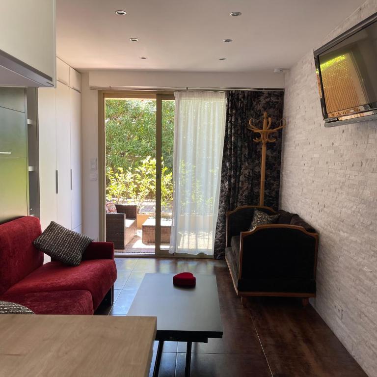 Studio tout confort au calme avec jardin proche Cannes - Appartement 1 Chambre - 40