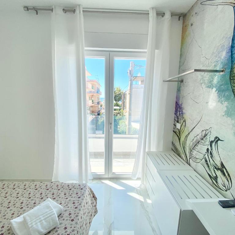IL VIAGGIATORE RELAIS SUL MARE - Camera Matrimoniale con Balcone e Vista Mare - 8
