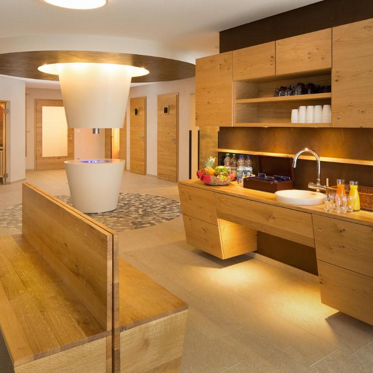"Fewo am Dorfplatz" - Annehmlichkeiten von 4-Sterne Familien-und Wellnesshotel Viktoria können mitgenutzt werden - Apartment mit Blick auf die Berge - 16