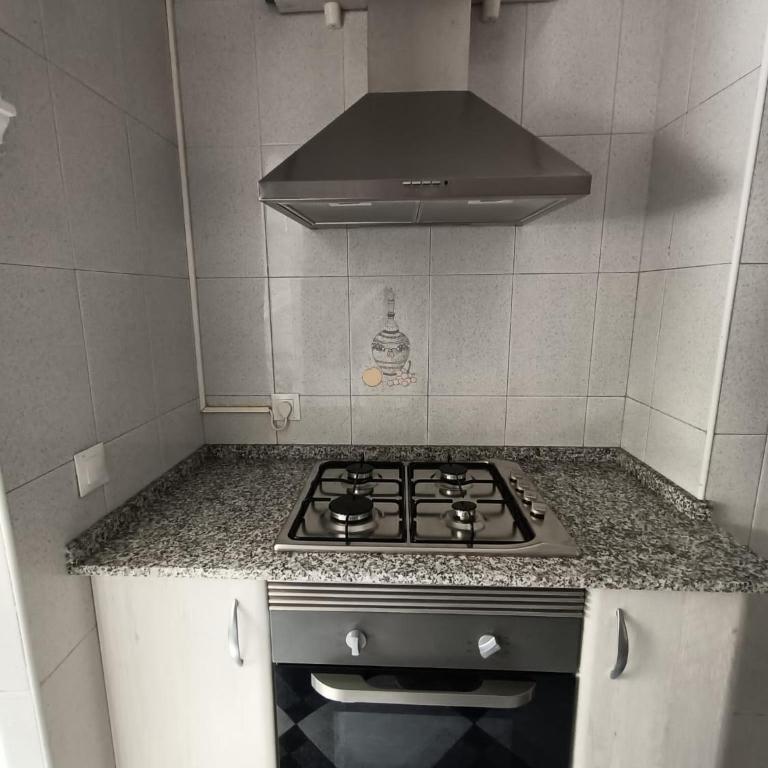 Piso calidad precio junto a la Playa de la Victoria - Apartamento de 2 dormitorios - 13