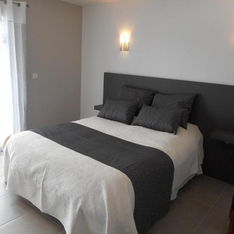SUPERBE VILLA VUE MER JUSQU'A 14 COUCHAGES La LONDE LES MAURES Entre HYERES et Le LAVANDOU 4 Etoiles PISCINE CHAUFFEE - Four-Bedroom House - 27