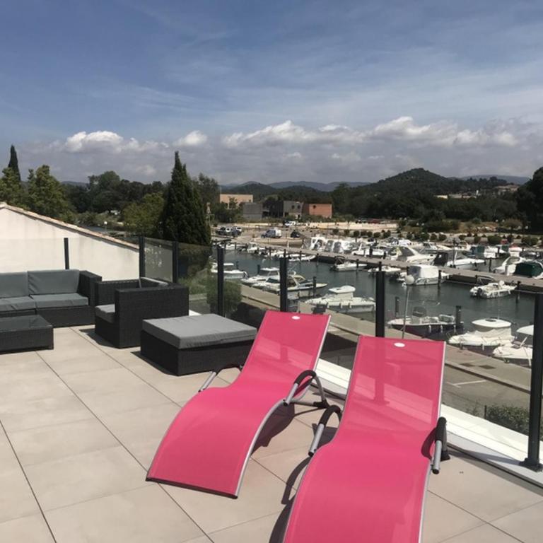SUPERBE VILLA VUE MER JUSQU'A 14 COUCHAGES La LONDE LES MAURES Entre HYERES et Le LAVANDOU 4 Etoiles PISCINE CHAUFFEE - Four-Bedroom House - 8