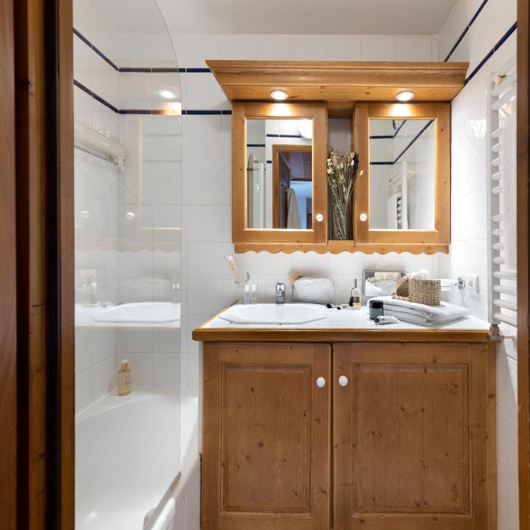 Résidence Pierre & Vacances Premium Les Alpages de Chantel - Appartement 2 Chambres avec Balcon - Vue sur Montagne (6 Personnes) - 3
