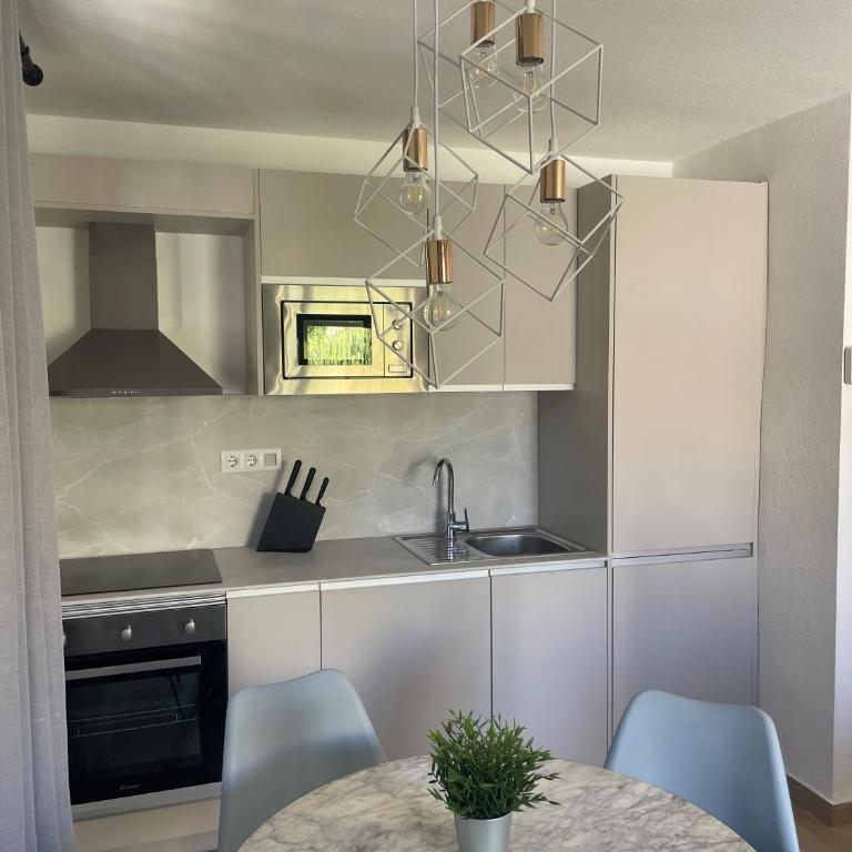 Lovely 1- bedroom rental with pool, close to the beach - Apartamento de 1 dormitorio - 22