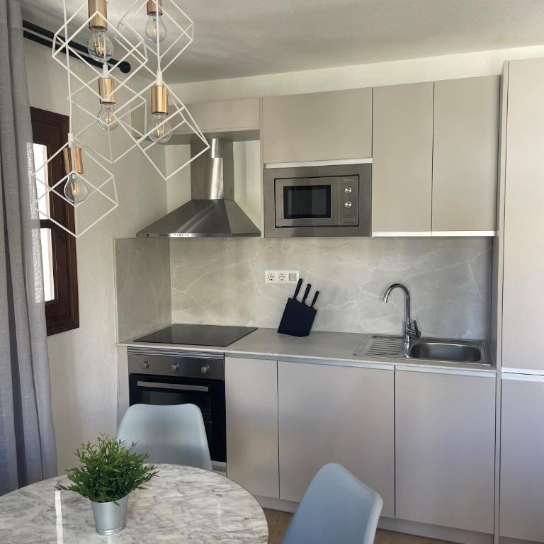 Lovely 1- bedroom rental with pool, close to the beach - Apartamento de 1 dormitorio - 20