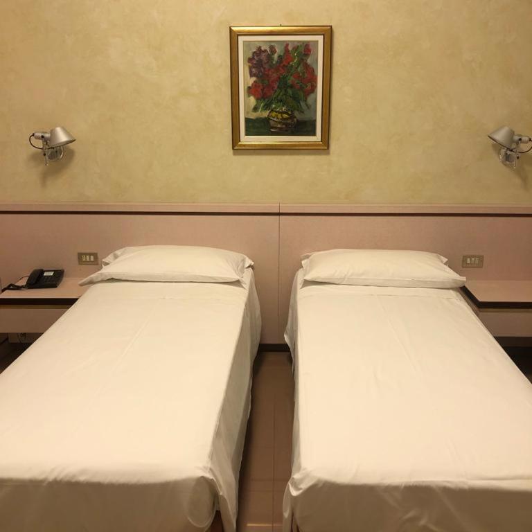 Le Petit Hotel - Standard Twin Room - 1