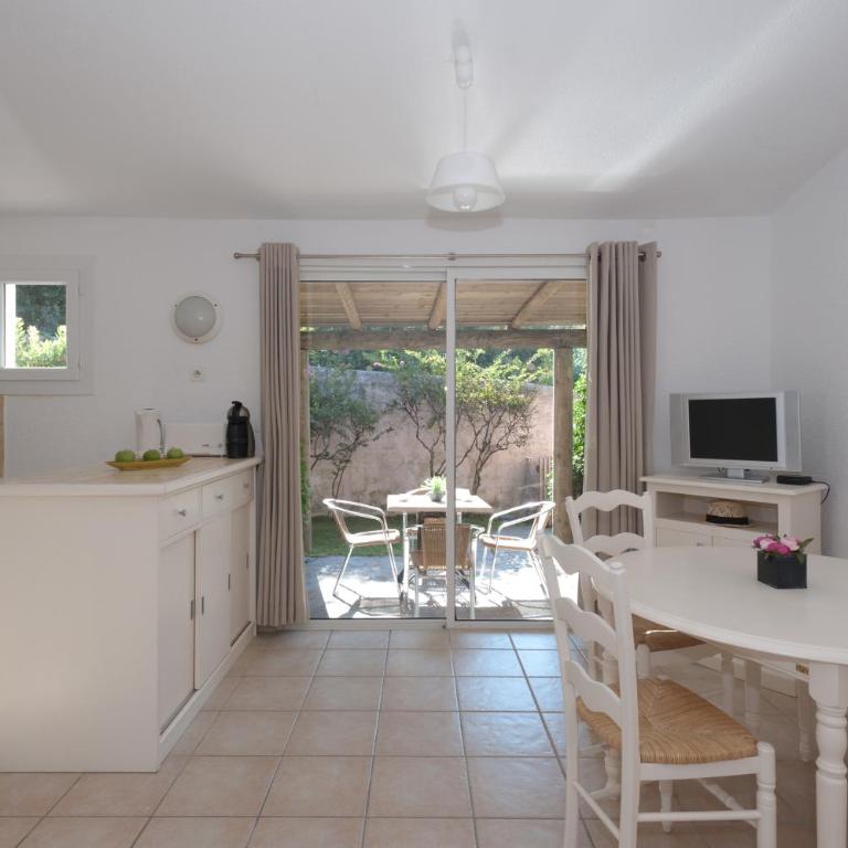 Résidence Marina Di Santa Giulia - Villa Classique 1 chambre - Proche Plage - 2