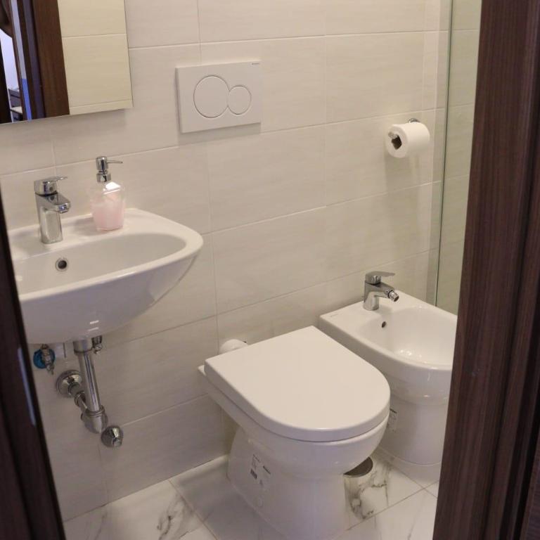 Relaxon Guest House - Camera Tripla con Bagno Privato - 15