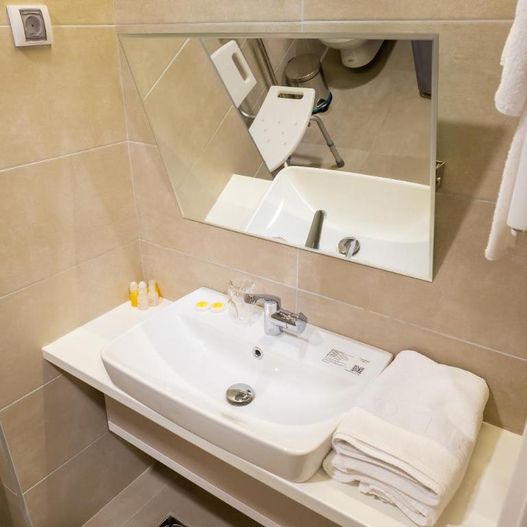 Hotel Verde - Dvokrevetna Soba sa Zasebnim Krevetima - Prilaz za Osobe sa Invaliditetom - 3