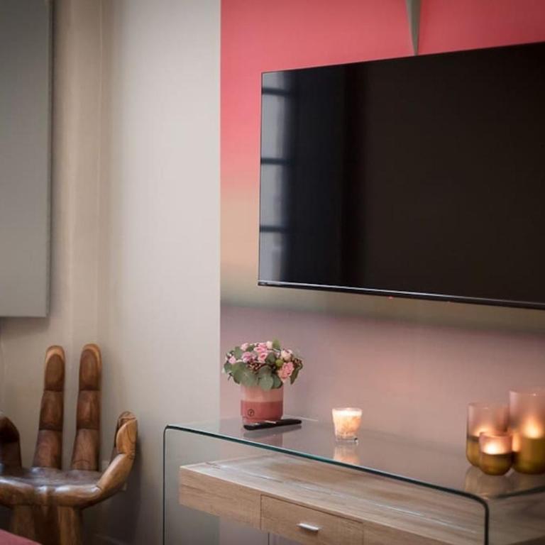 room five - parking, balnéothérapie, place nationale, un havre de paix - Appartement 1 Chambre - 39