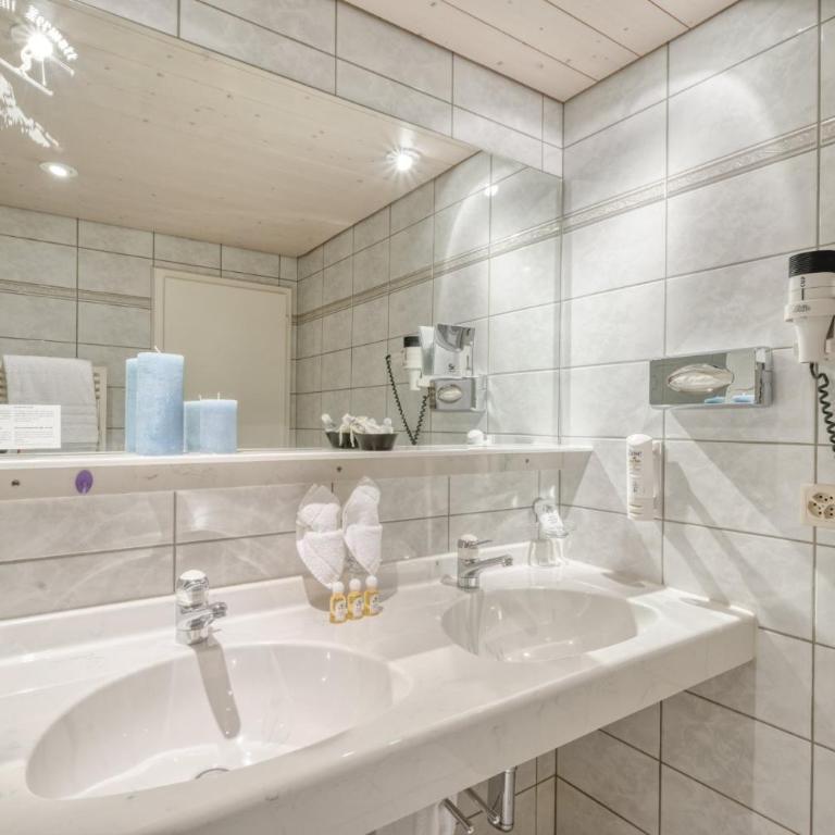 Hotel Simi - Deluxe double room with balcony - 7