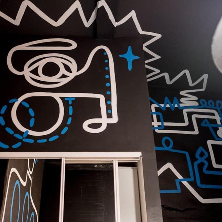 room five - parking, balnéothérapie, place nationale, un havre de paix - Appartement 1 Chambre - 27