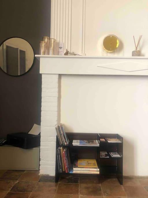 room five - parking, balnéothérapie, place nationale, un havre de paix - Appartement 1 Chambre - 21