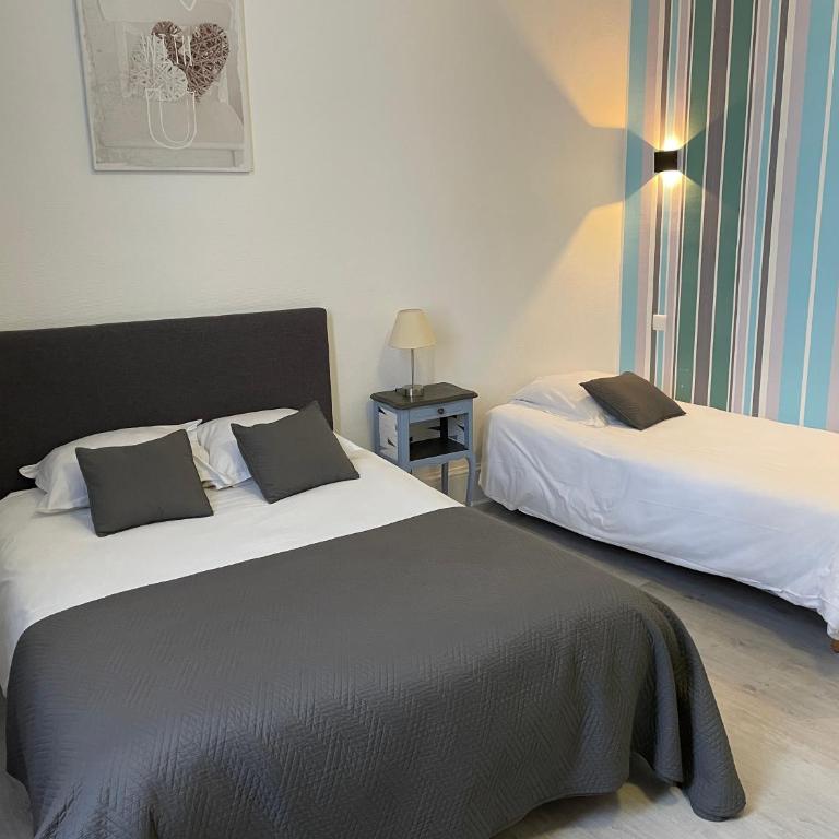 Hotel Au Chapon Fin - Chambre Quadruple - 10