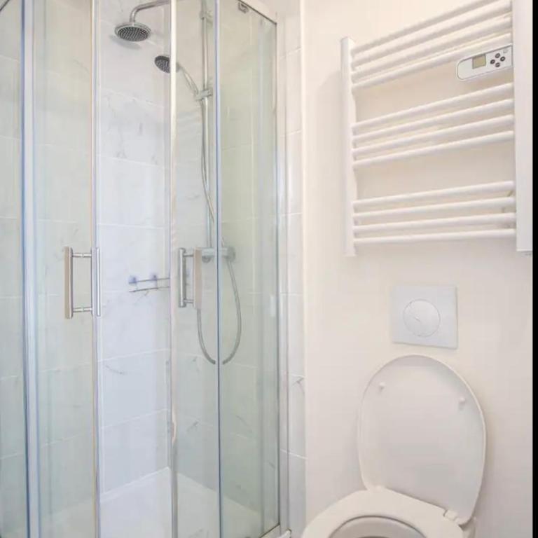 Dolce vita - proche gare - 3 chambres - 3 salles de bain - Apartment mit Dusche - 16