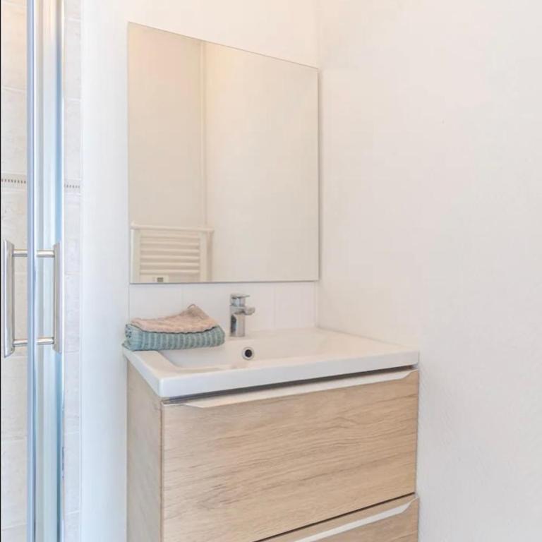 Dolce vita - proche gare - 3 chambres - 3 salles de bain - Apartment mit Dusche - 19