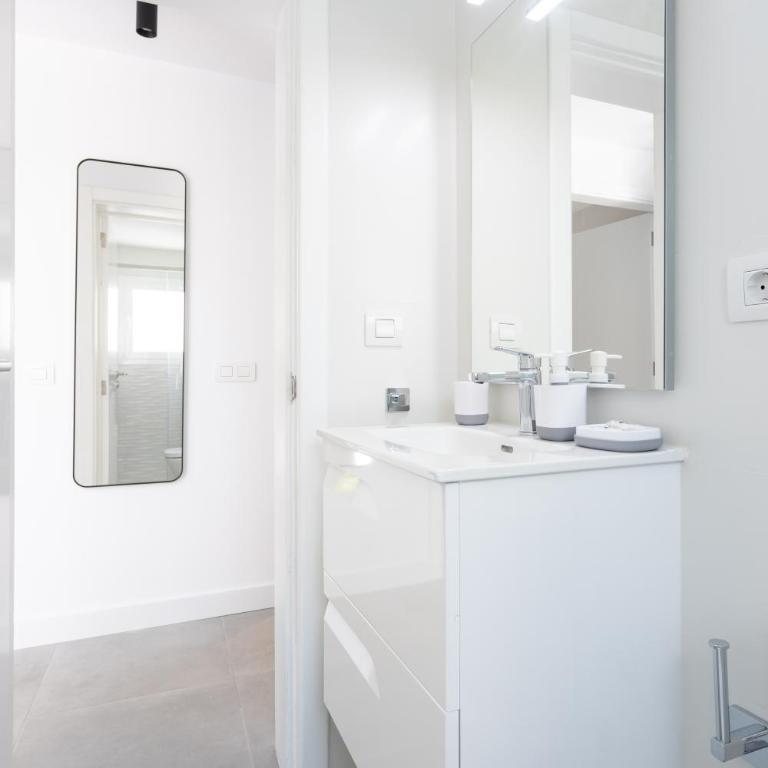 VILLA URBANIA Atico Deluxe By Sunkeyrents - Villa de 2 dormitorios - 11