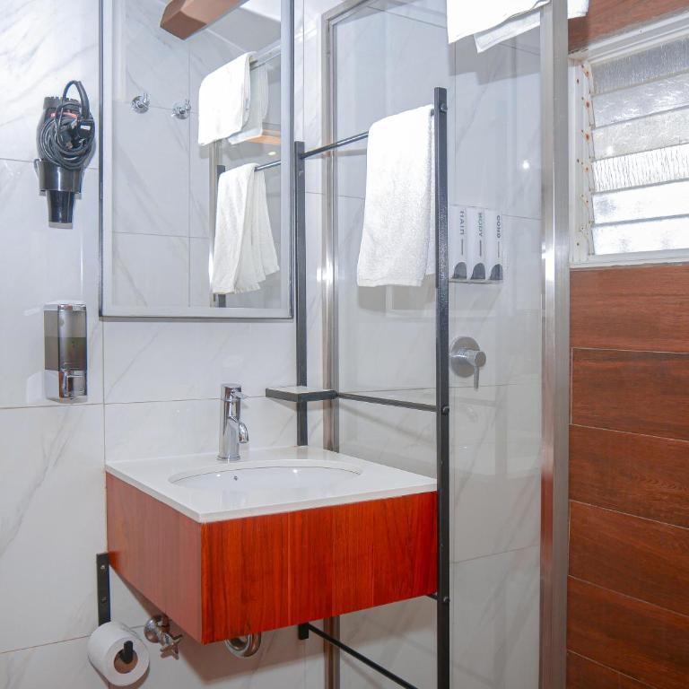 Sangay Spa Hotel - Deluxe Queen Room - 7