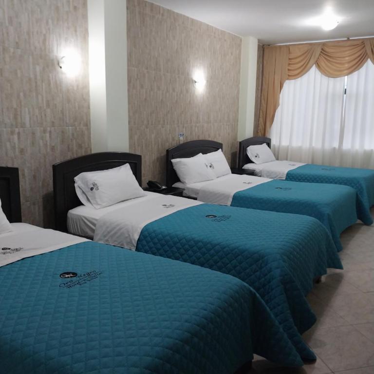 Hotel Oro Negro - Quadruple Room with Private Bathroom - 1
