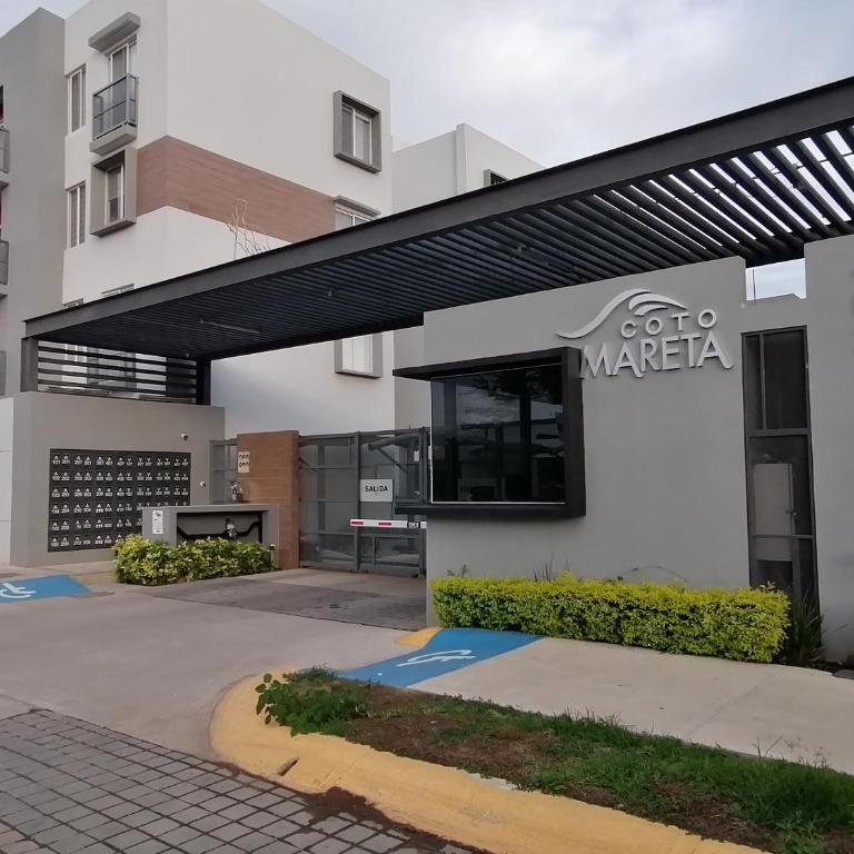 Excelente Departamento con Alberca cerca de Playa - Residencial Coto Mareta I - Two-Bedroom Apartment - 5